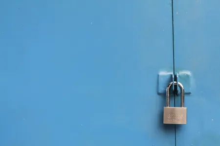 Seguridad de infraestructura y soberanía de datos MADA